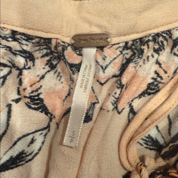 Free People WOMENS  Floral Blouse - Peach and Black small - Picture 6 of 10